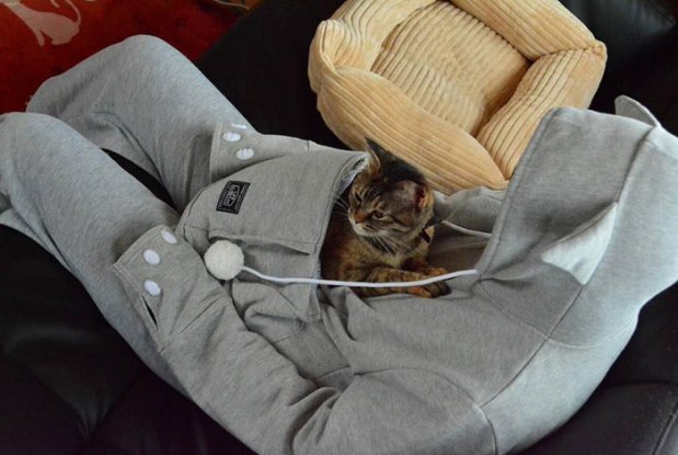 hoodie-cat-pouch-pocket-sweatshirt-mewgaroo-5